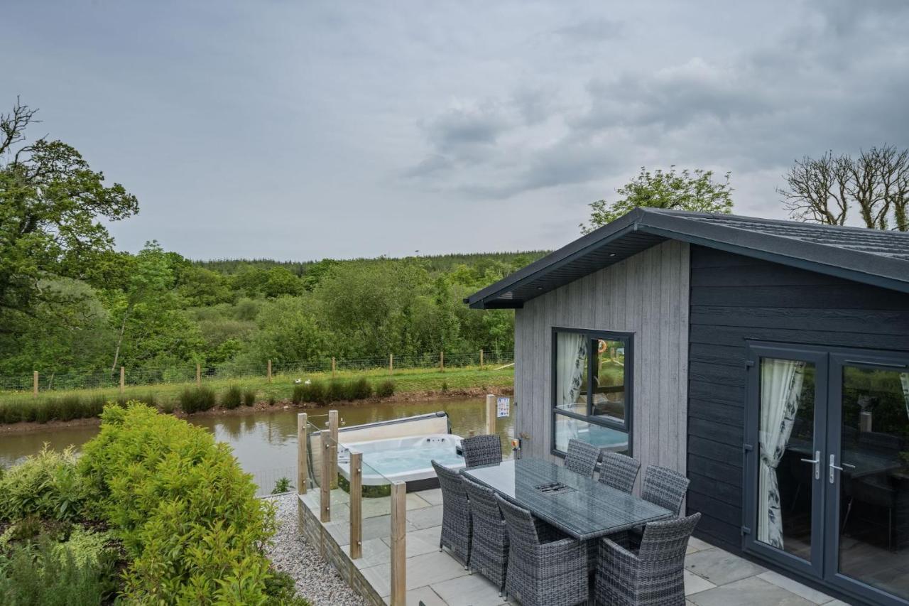 Lilac Lodge, 22 Roadford Lake Lodges Lifton Exteriér fotografie