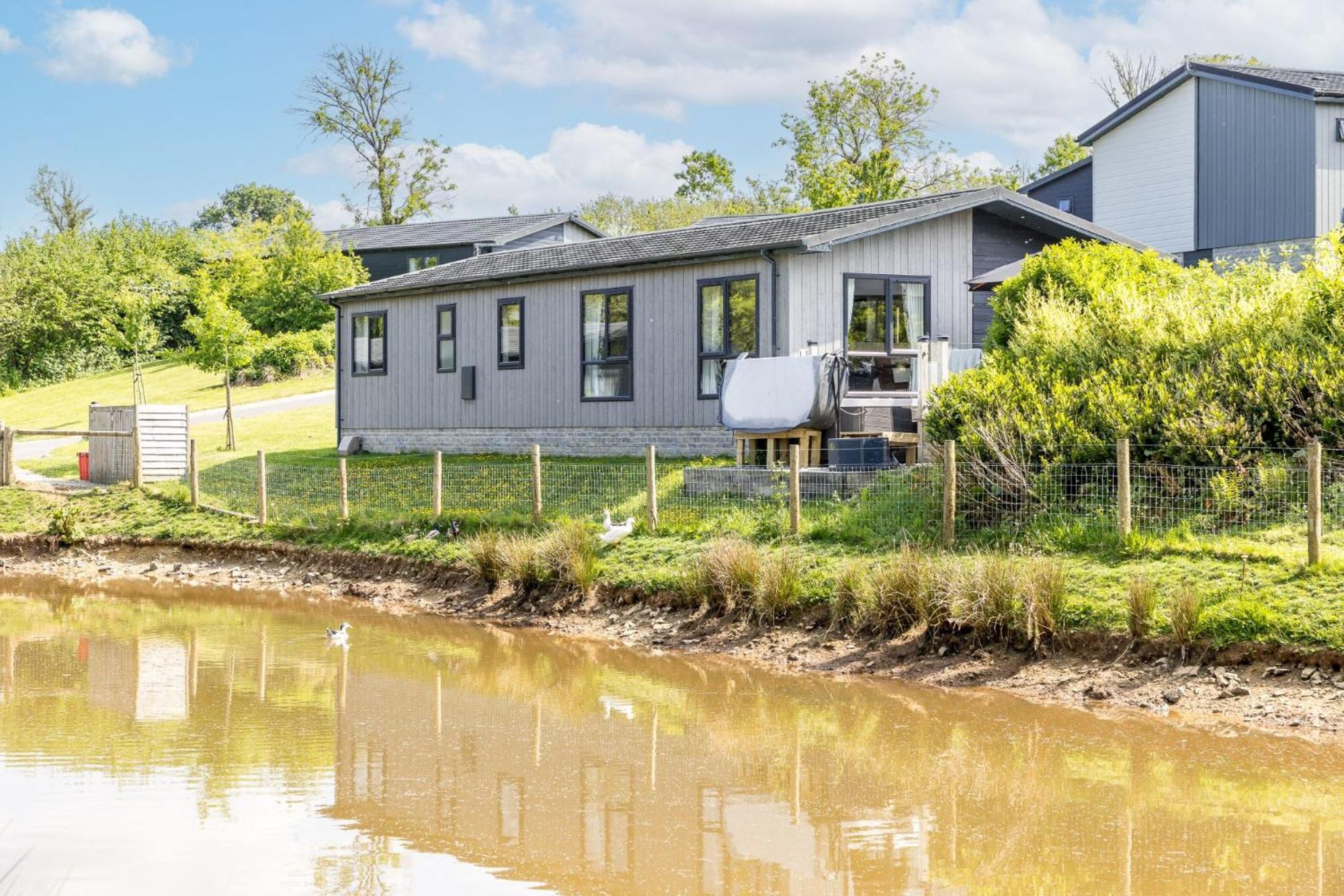 Lilac Lodge, 22 Roadford Lake Lodges Lifton Exteriér fotografie