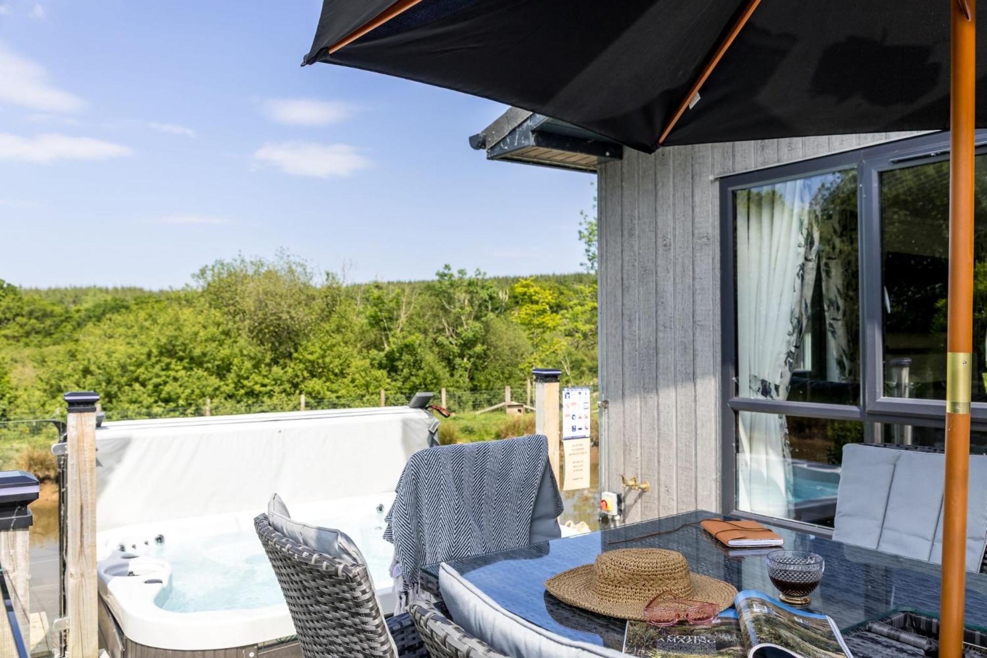 Lilac Lodge, 22 Roadford Lake Lodges Lifton Exteriér fotografie
