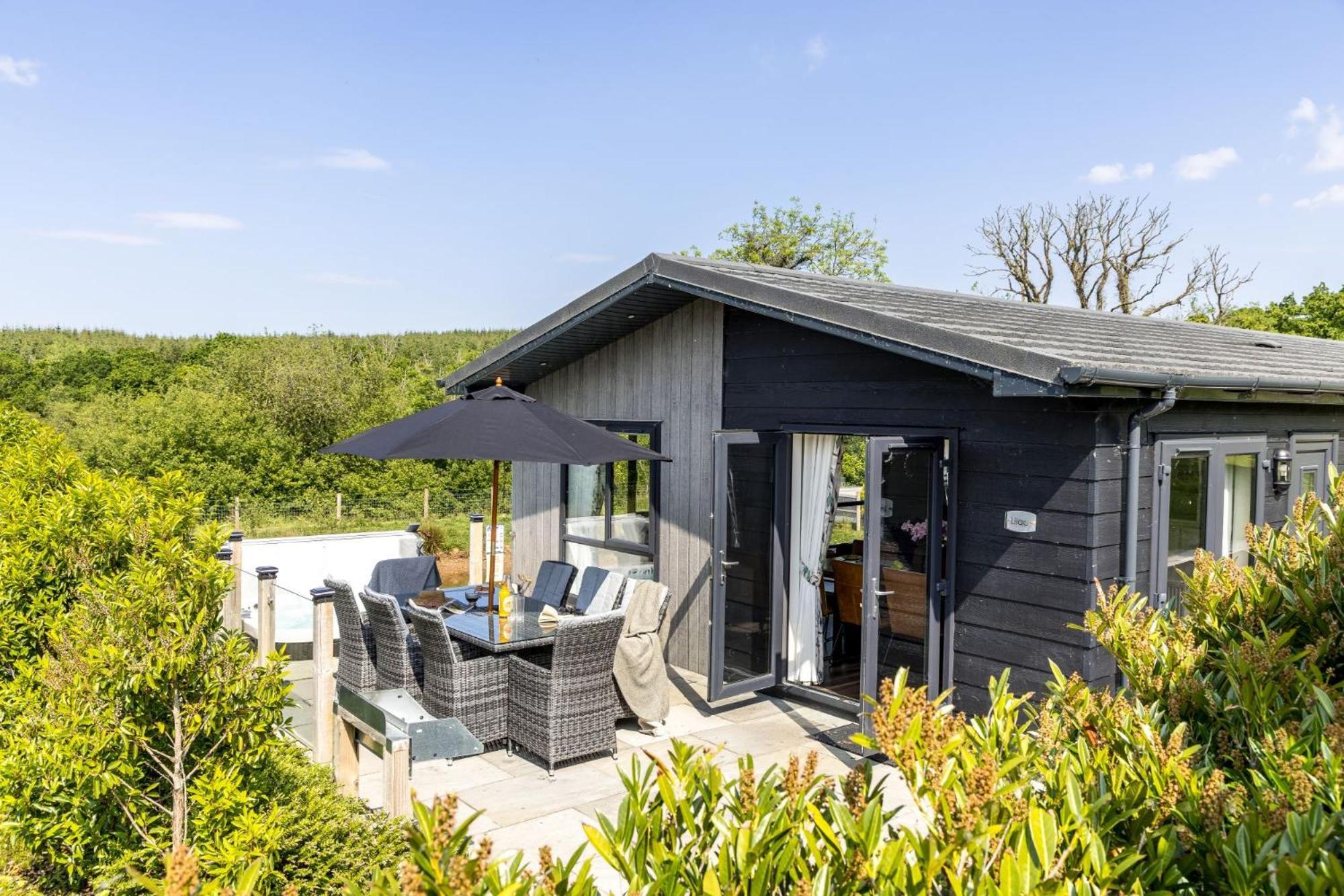 Lilac Lodge, 22 Roadford Lake Lodges Lifton Exteriér fotografie